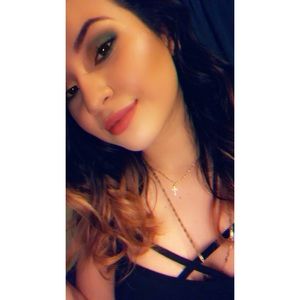 Meet your Posher, Azucena